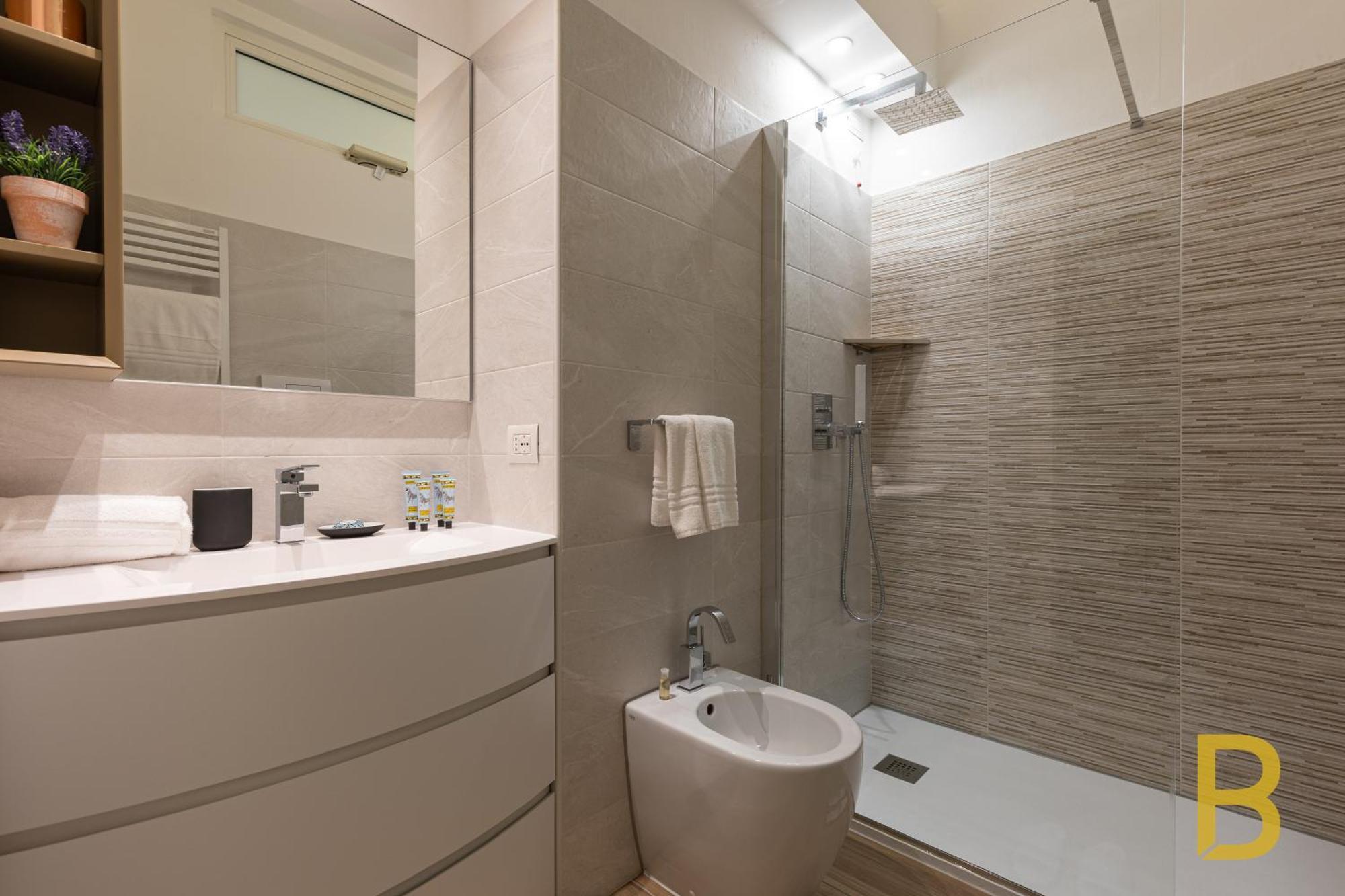Beplace Apartments In Gioia Milán Exteriér fotografie